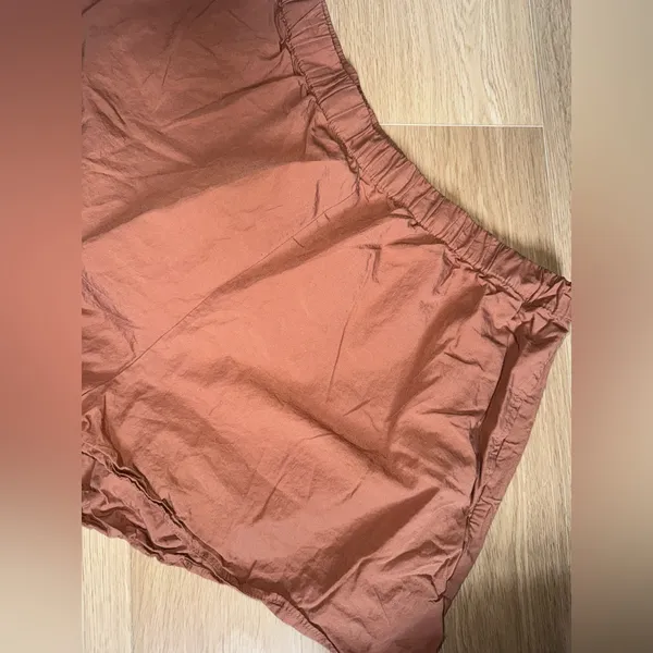 Free People brown shorts
Size M! - Image 2