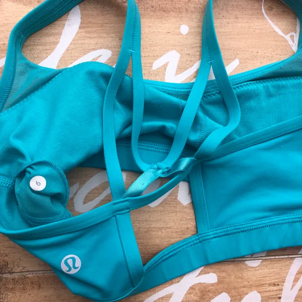 Lululemon Aqua Blue Sports Bra Size 6 - Image 7
