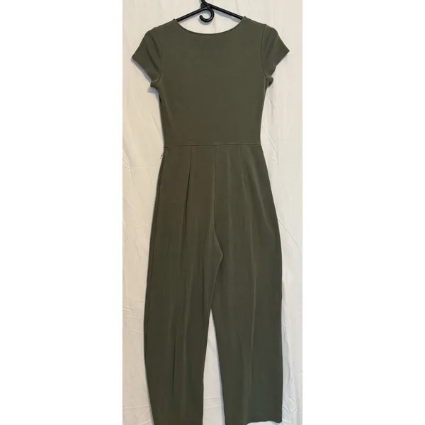 Hollister Women's Green Solid V-Neck Short Sleeve Pullover Jumpsuit S - Image 6