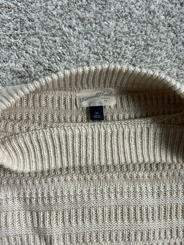 Universal Threads Sweater - Image 3