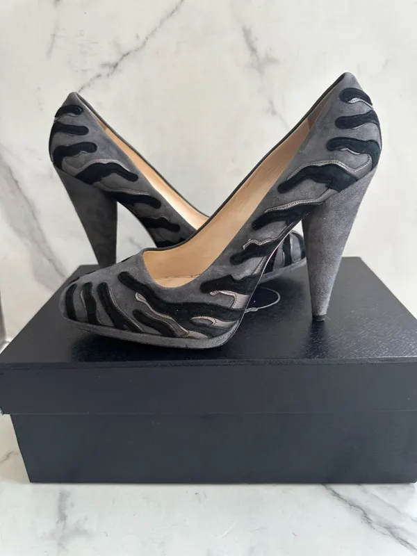 PRADA Gray Black Suede Animal Print Heels Size 40.5 / 10.5 - Image 6