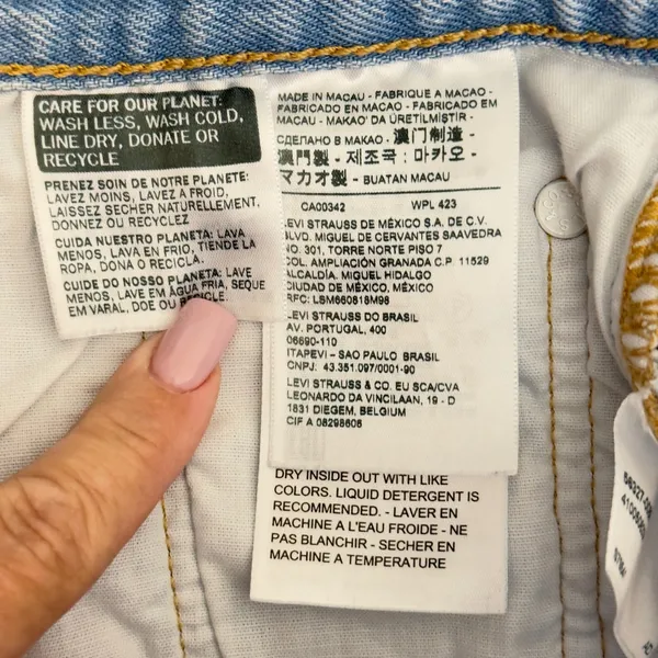 532 | Levi's 501 Original Womens High Rise Distressed Denim‎ Shorts Light Wash - Image 10