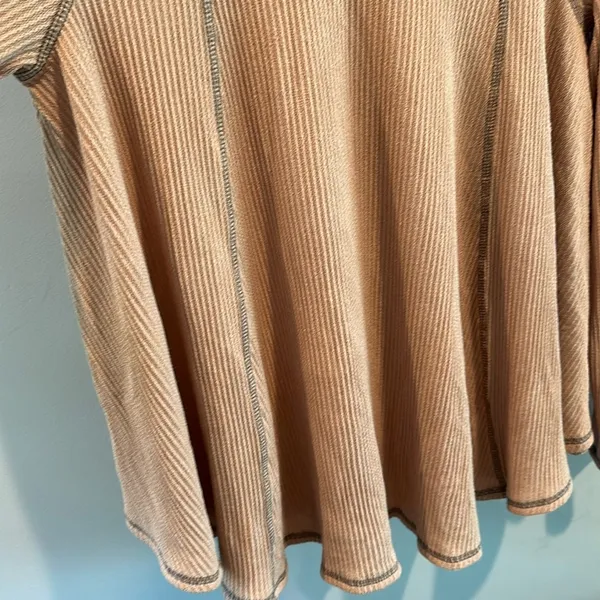 Ces Femme Small‎ Wavy Ribbed Knit Contrast Stitched Top NWOT - Image 5