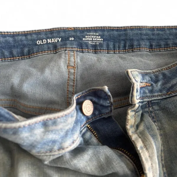 Old Navy light wash bootcut jeans size 20 in Women - Image 5