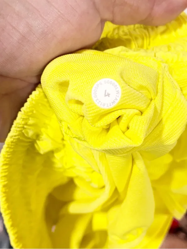Lululemon Hotty Hot HR Short 4” Lined Size 4 Sonic Yellow - Image 3