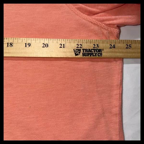 Carhartt Long Sleeve V-Neck Graphic‎ T-Shirt Women XXL Coral Studded Logo Casual - Image 4