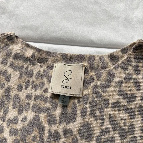 Sioni Leopard Print Dolman Sleeve Knit Sweater‎ Womens Small Top Tan Grey Office - Image 2