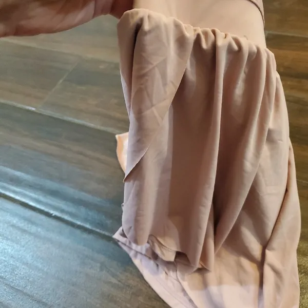 Movement shorts buttery soft with pockets on side size small blush pink color - Image 5