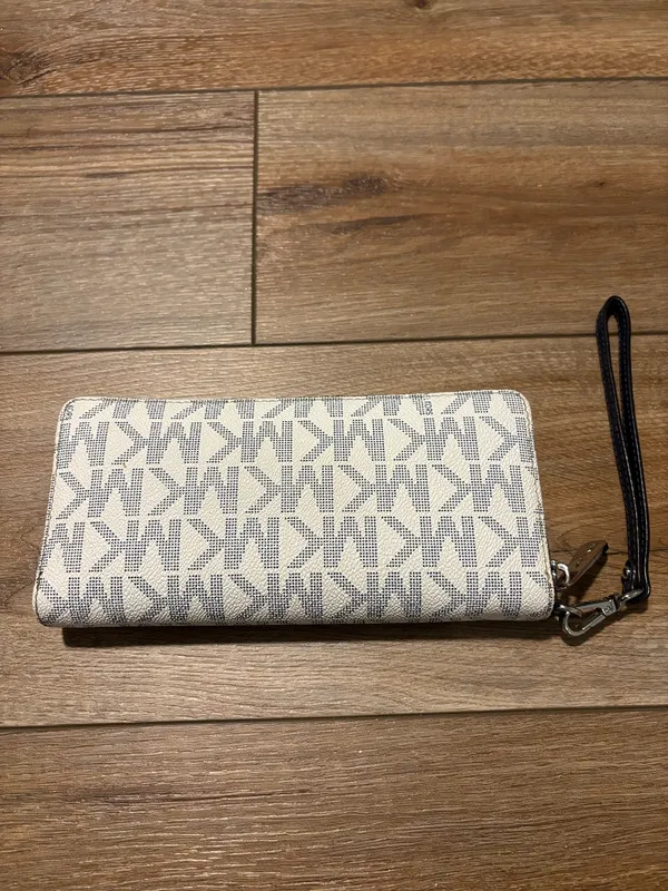 Michael Kors Cream & Navy Signature MK Zip Wallet Wristlet - Image 2