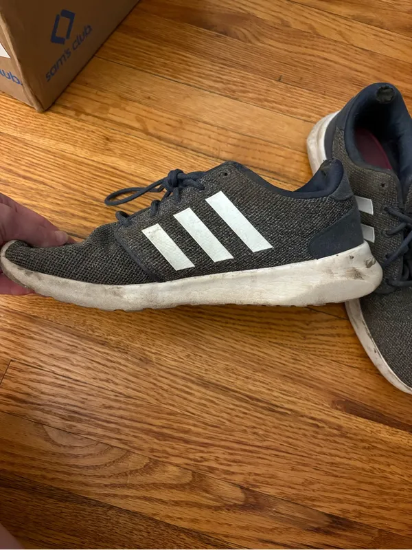 Women’s Adidas Sneakers Size 7.5 - Image 3