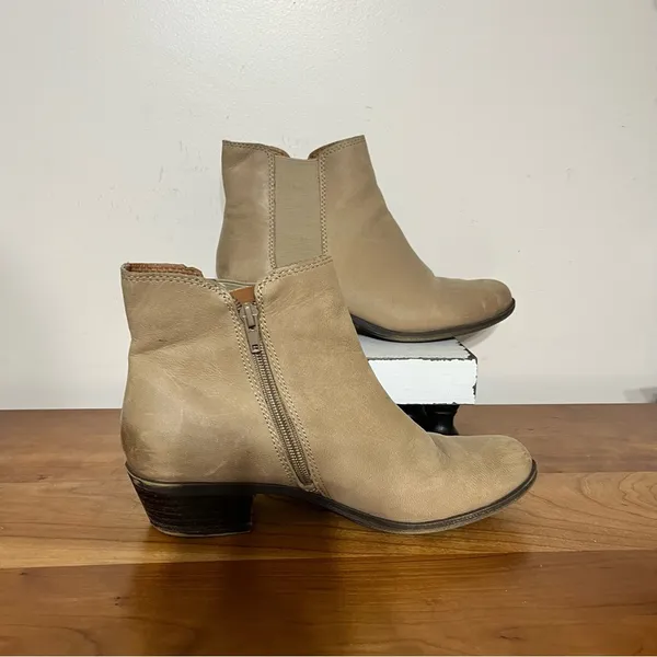 Lucky‎ Brand Womens Size 6.5 M Beige Leather Zip Ankle Fashion Boots - Image 2