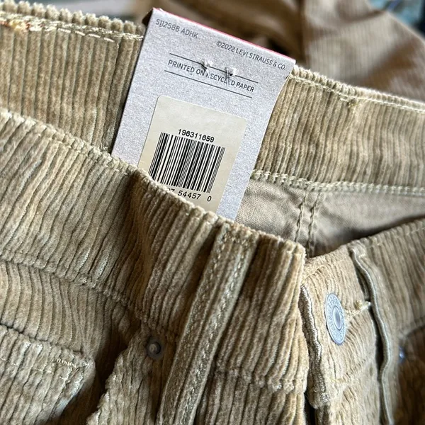 NWT Levi's Women's 314 Shaping Straight Brown Corduroy Jeans 28X30 - Image 5