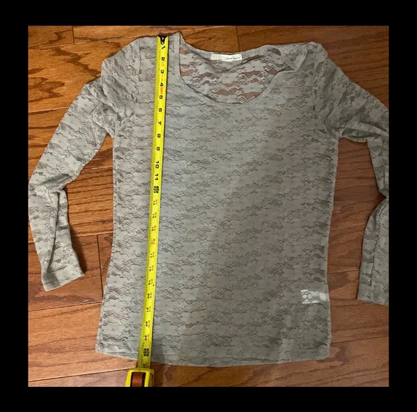 Derek Heart lace Tan longsleeves top Large - Image 8
