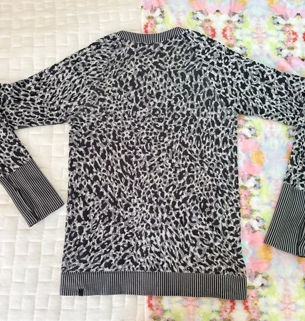 Lululemon Long Sleeve Shirt - Image 2