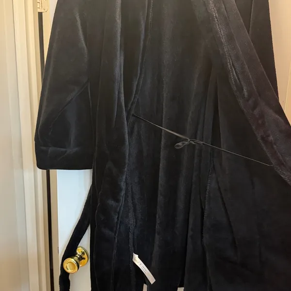 NWT Soma Black Embraceable Plush Short Robe Sz L/XL - Image 4