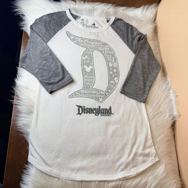 Disney Parks D Signature Raglan Baseball Tee Mickey Mouse Top Size Small - Image 9
