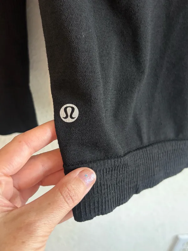 Lululemon Black Keep The Heat Thermal Long Sleeve Top Thumbholes Size M - Image 3