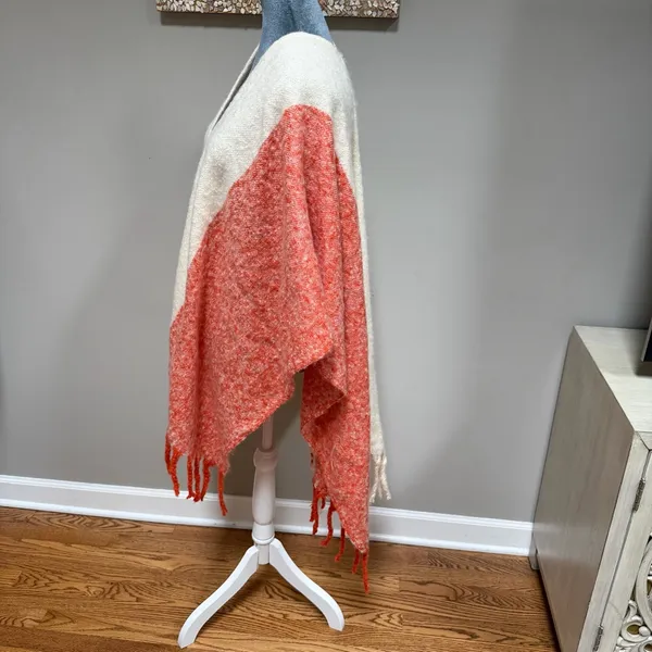 Urban Outfitters Nubby Ruana Shawl Pancho Wearable Scarf ivory Orange Tassels - Image 5
