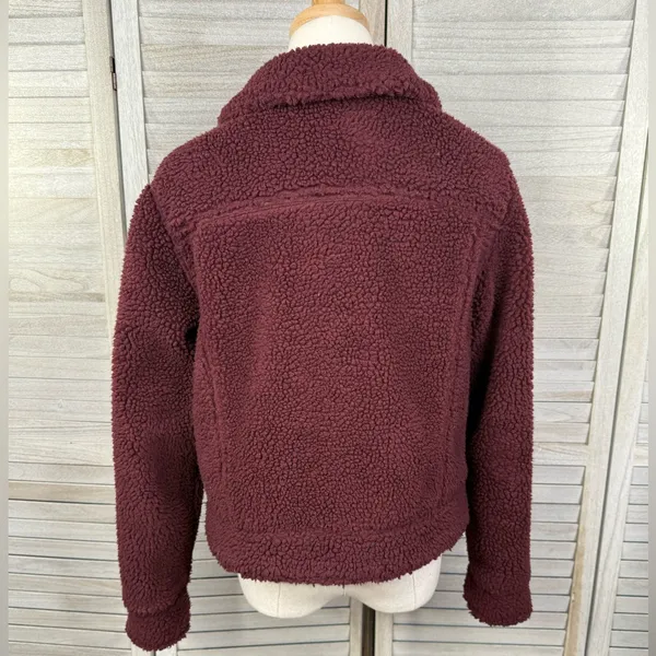 WILD FABLE Women's Cropped Sherpa Fleece Jacket Burgundy-Small - Image 2