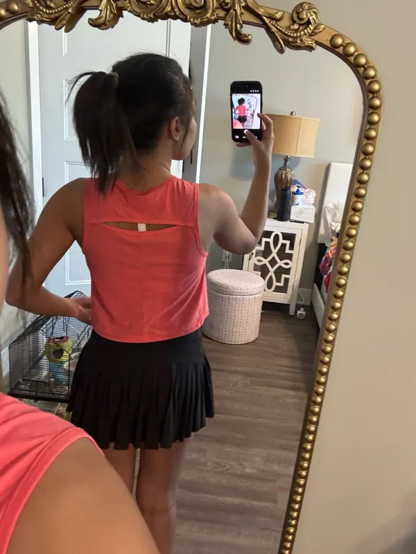 Lululemon Women’s Sleeveless Cropped Tank Top - Coral - Image 2