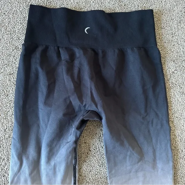 ZYIA Active Ombré Performance Compression Leggings - Image 4