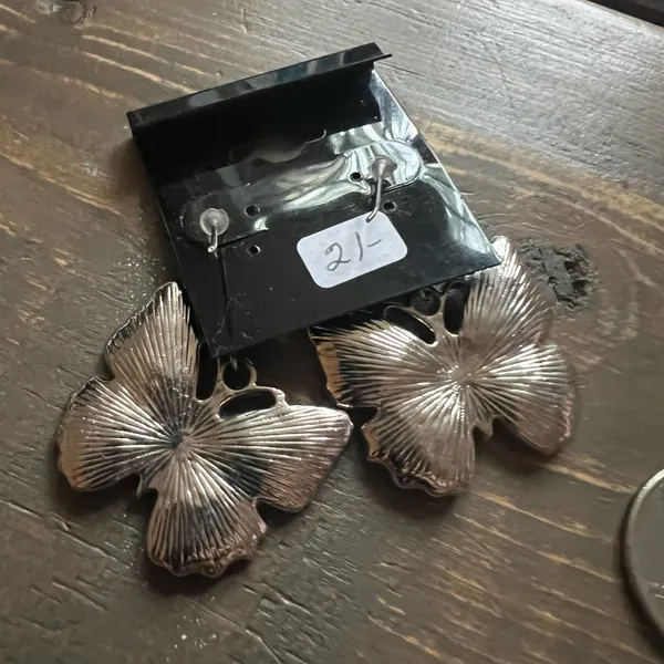 Black silver butterfly earrings - Image 4