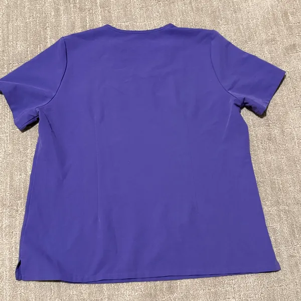 Figs purple vneck scrub top Sz XXL - Image 3