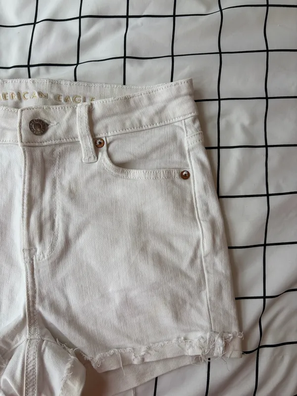 Woman’s White American Eagle Jean Shorts, Size 2, Next Level Stretch. - Image 3