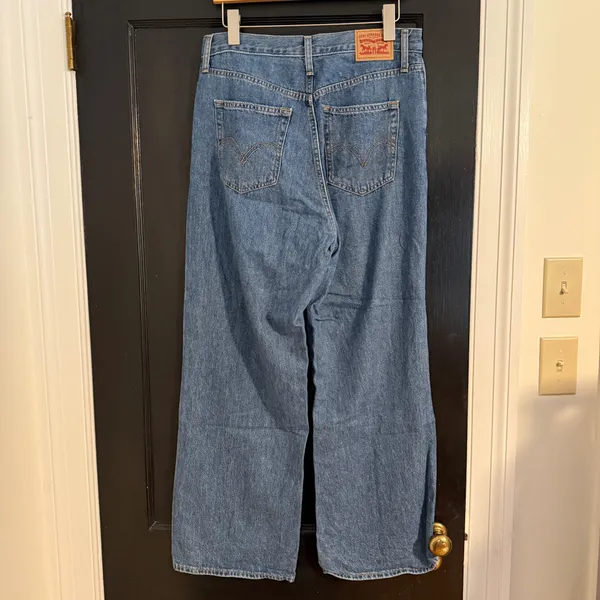 Levi’s High-Waisted Straight Jeans - Image 6