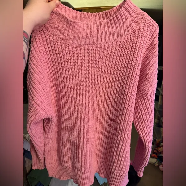 Oversized Pink Knit Sweater Size Medium - Image 2