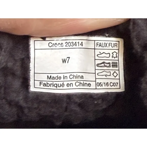 Crocs‎ Women's Black Cobbler Suede Faux Fur Lined Slip On Mule Clogs Shoes Sz 7 - Image 8