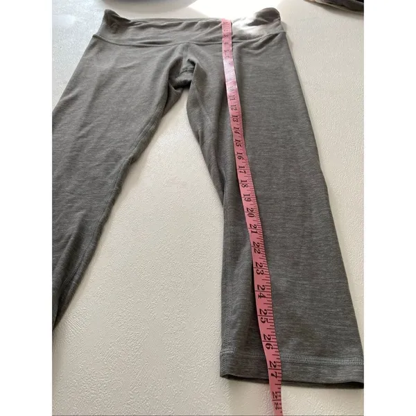 Lululemon Gray Cropped Leggings Size 10 Athleisure Activewear Yoga Pants - Image 6