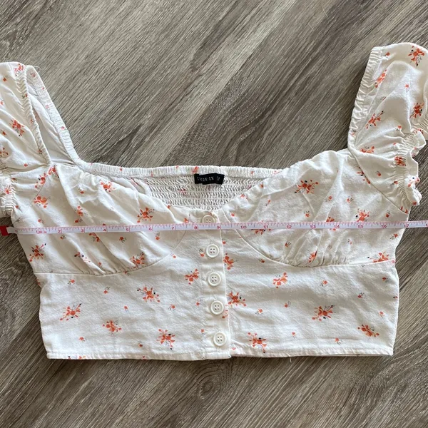 Cotton On linen blend isla prairie milkmaid crop top floral ivory ecru medium - Image 11