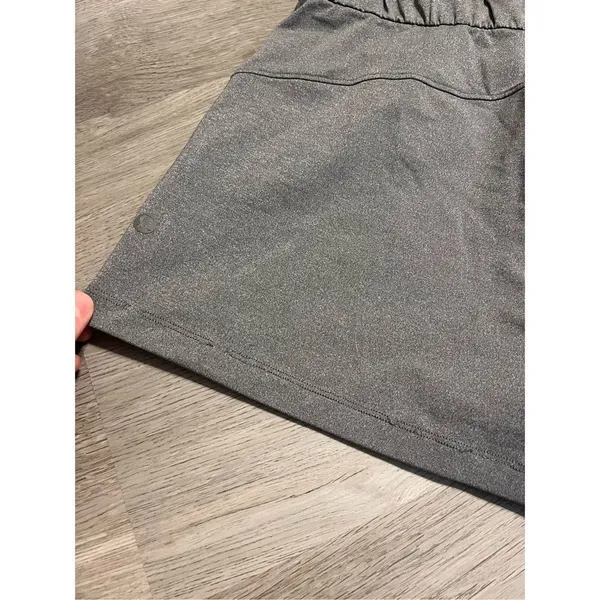Lululemon On The Fly Mid Rise Shorts Gray Size 6 - Image 6