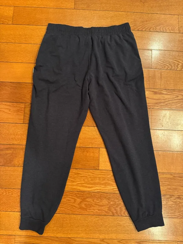 Vuori Women’s Gray/Black Performance Joggers - Image 4