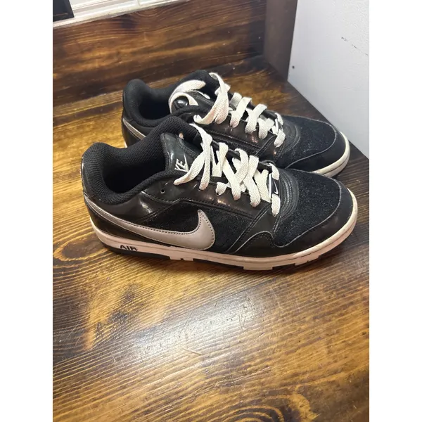 Nike‎ Air Black Sneakers Size 7 - Image 2