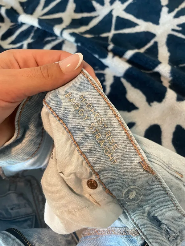 American Eagle Jeans - Image 4