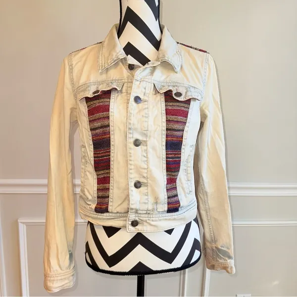 Free People Baja Tapestry Light‎ Wash Jacket size 6 - Image 2