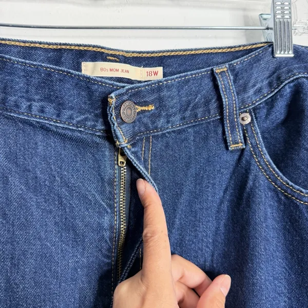 Levi's Premium‎ 80s Mom Jean High Rise Tapered Leg Relaxed 18W Casual Premium - Image 6