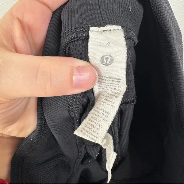 Lululemon Dance Studio Joggers Mid-Rise Black Size‎ 4 - Image 4