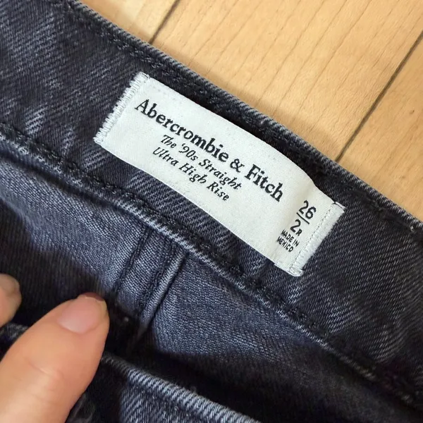 Abercrombie & Fitch 90s Straight Ultra High Rise Black Denim Distressed Jeans 26 - Image 6