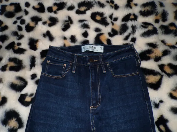 Hollister High-Rise Flare Jeans - Image 3