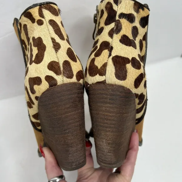 Very Volatile Size 7.5 Bootie Chatter Leopard Leather Calf Hair Stack Heel Brown - Image 11