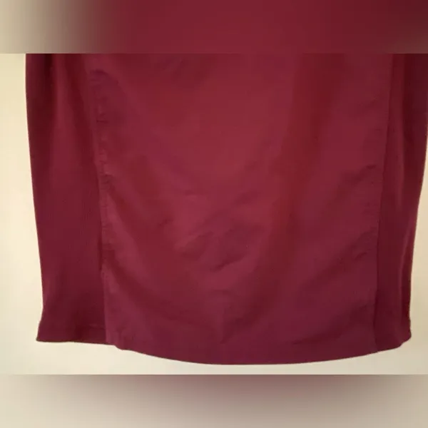 Dickies Nurse Scrub Burgundy Short Sleeve Vneck Shirt Women’s Sz Small - Image 10