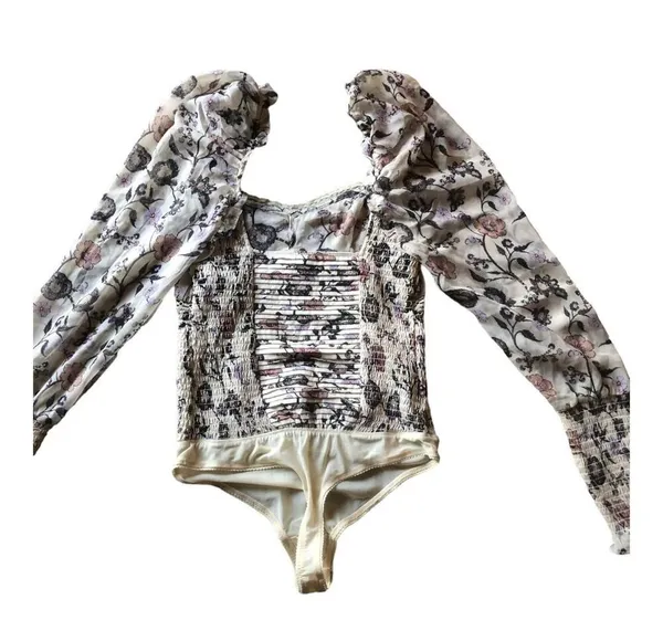 Free People NWT - - Brunch Date Floral Print Long Sleeve Bodysuit Ivory Combo -Size Small - Image 7
