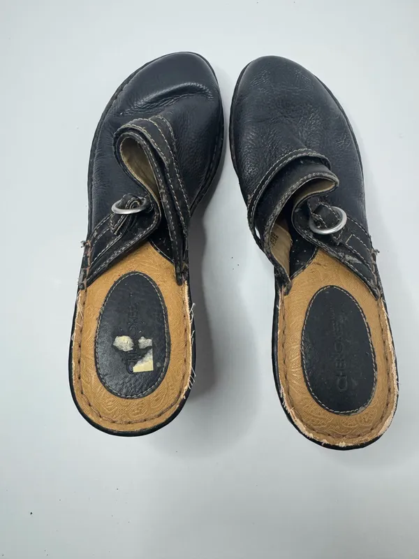 Cherokee Black Leather Mules Size 11 - Image 5