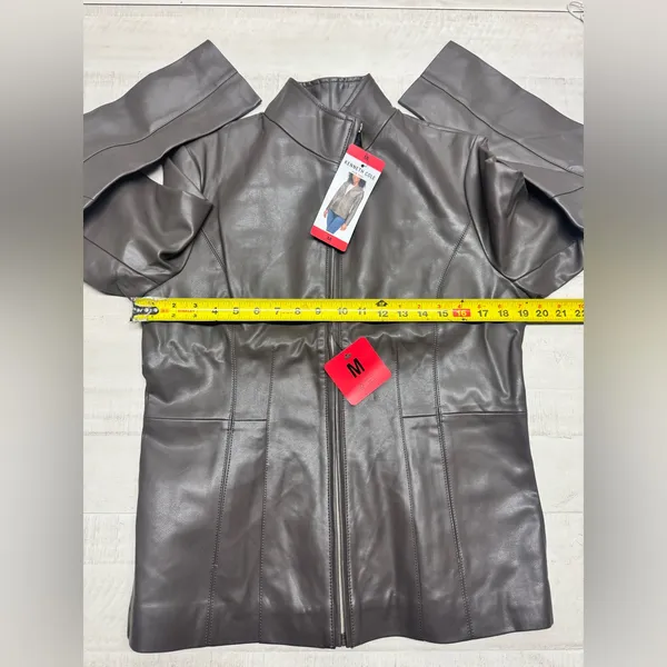 Kenneth cole  NWT Faux leather Jacket - Image 3