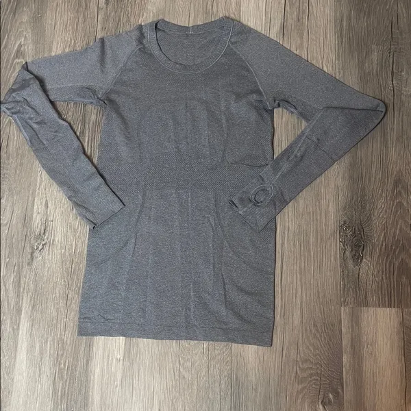 Lululemon Gray Long Sleeve Top - Image 2