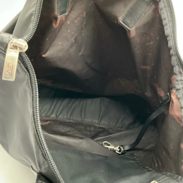 A Very Rare Beautiful Vintage Foldable Nylon Tumi Travel Tote Bag - Image 6