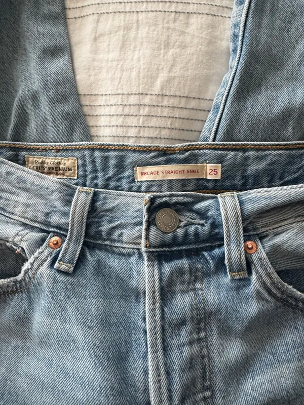 Levi’s Ribcage Jeans Straight Ankle High-Rise - Image 4